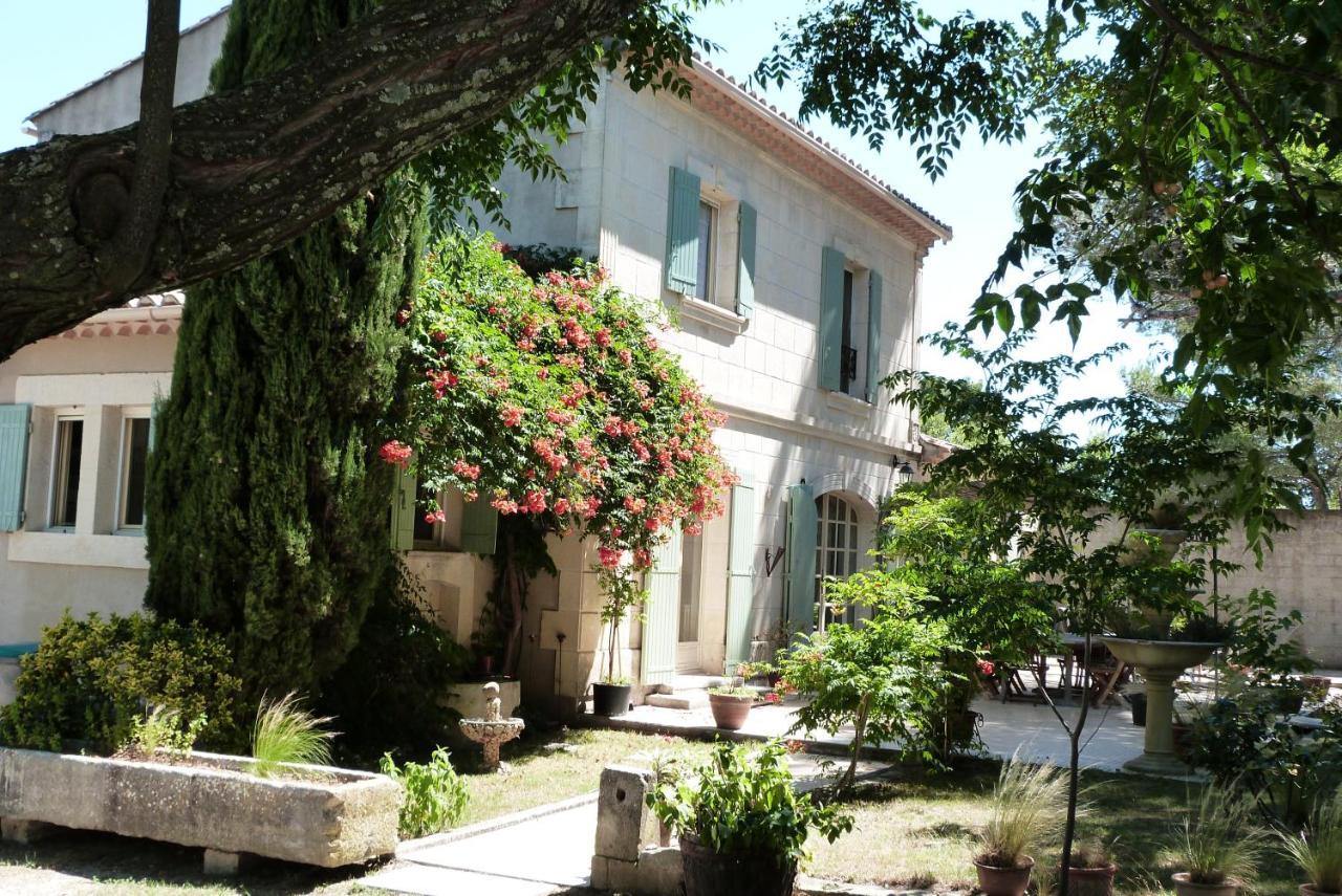 Le Mas Du Lac Saint-Rémy-de-Provence Exterior photo